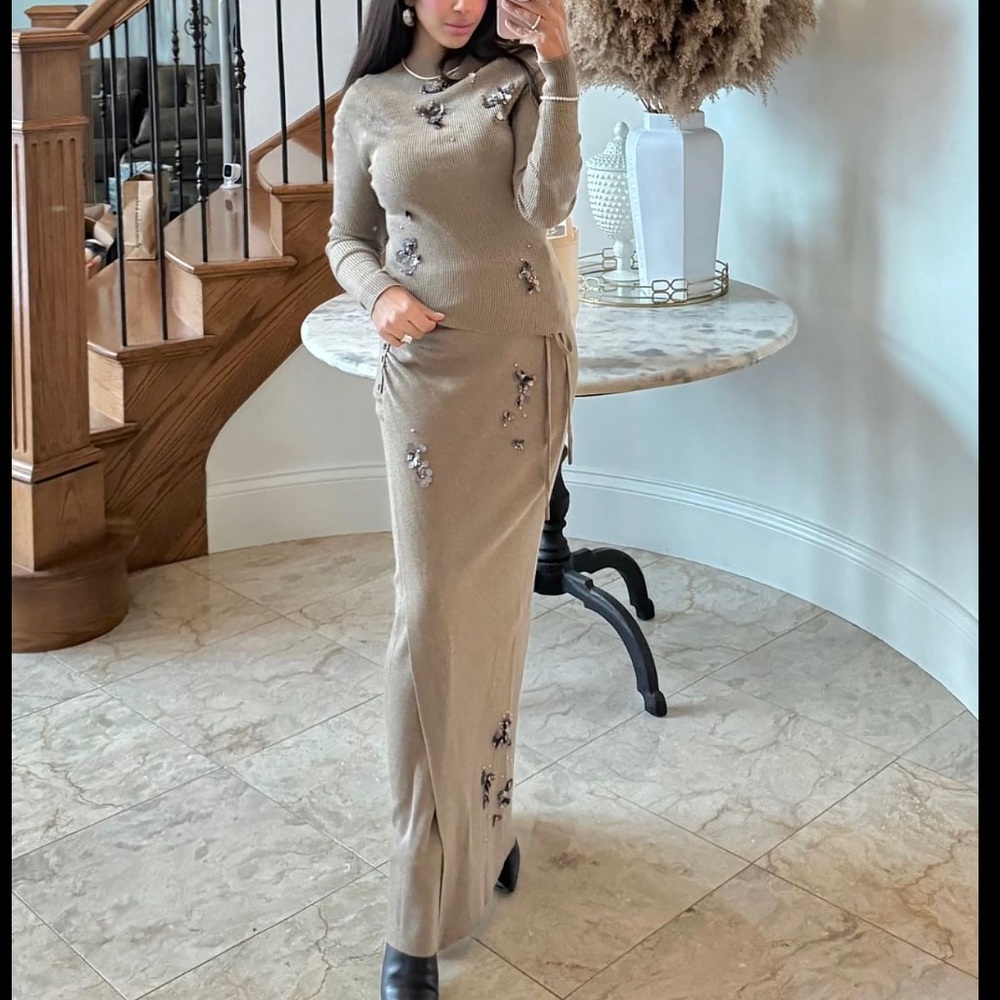 Luxurious matching 2 piece knit sweater top & skirt embellished SET - Picture 3 of 14